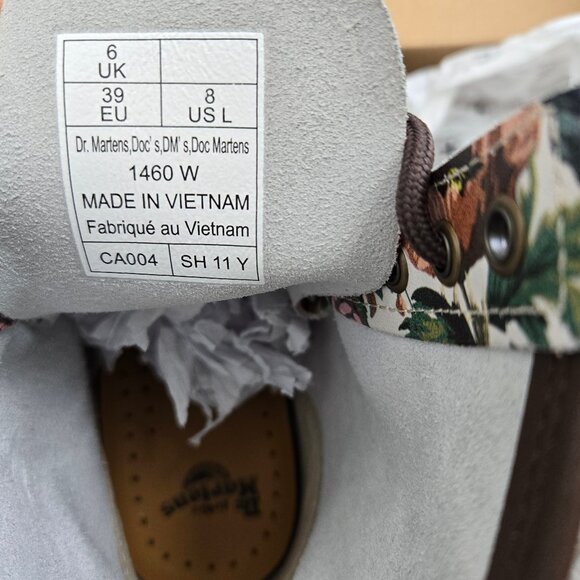 NWT Dr. Martens Leather Boots - Picture 3 of 9